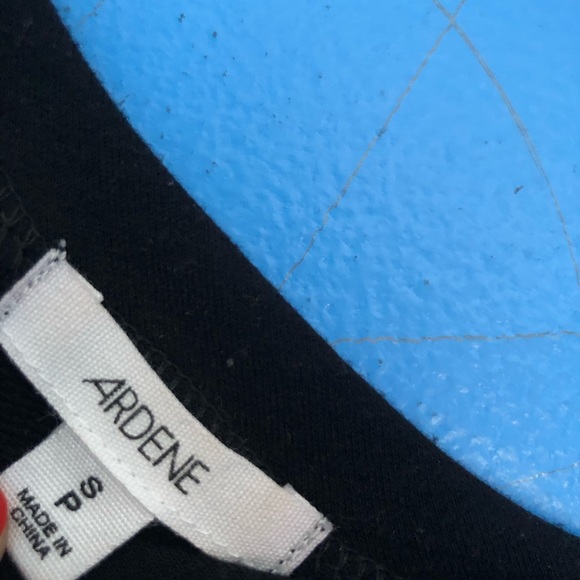 3 for 30$ / Black croped top - Picture 2 of 2